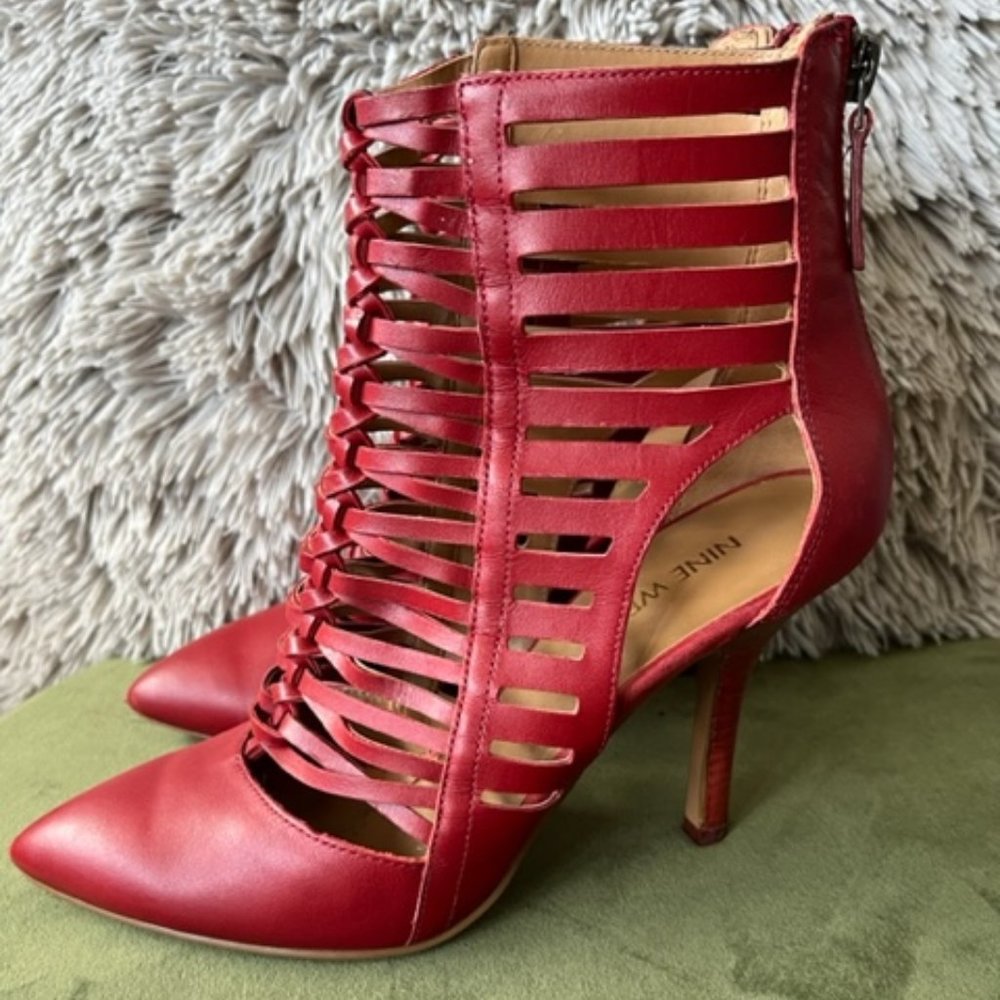 Nine West size 8 red cutout bootie.